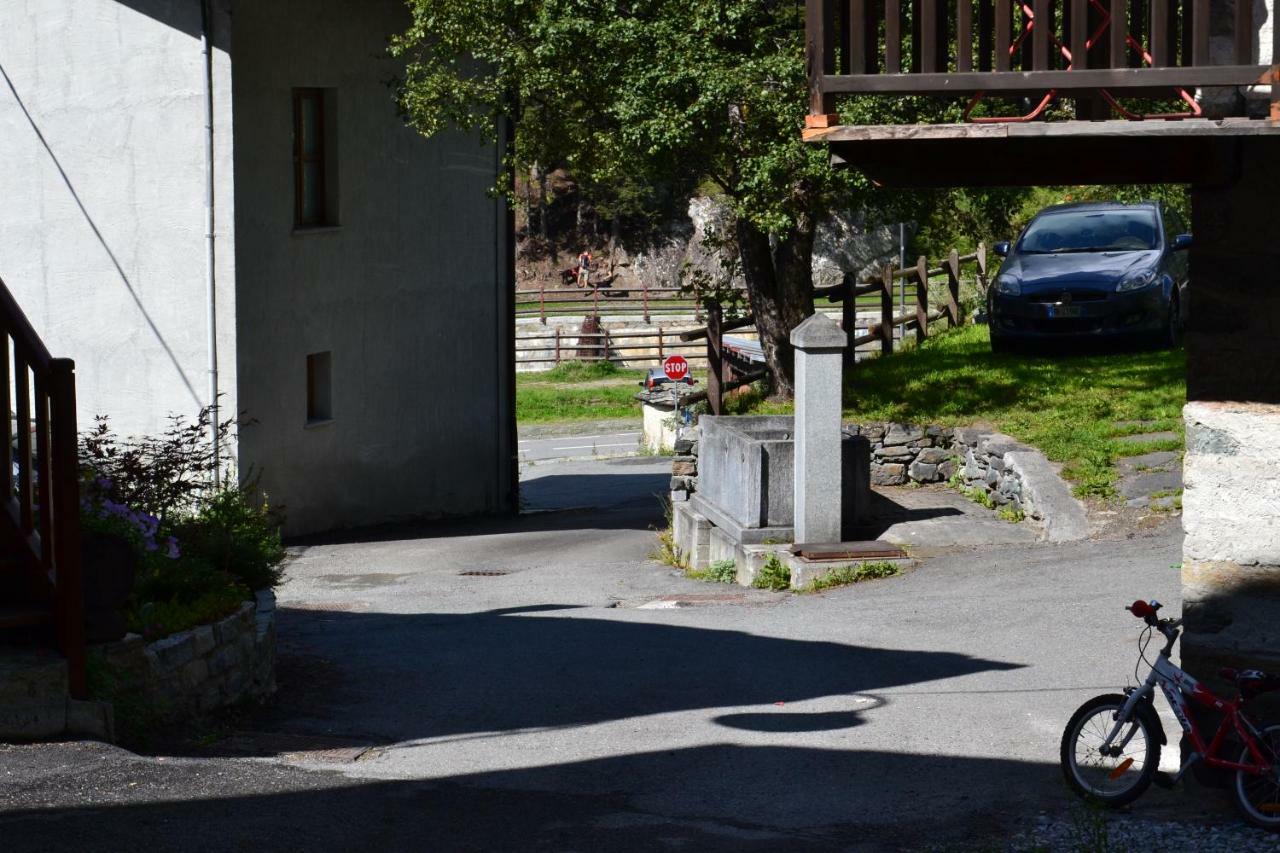 Alle Pendici Del Monte Rosa Champoluc Exterior photo